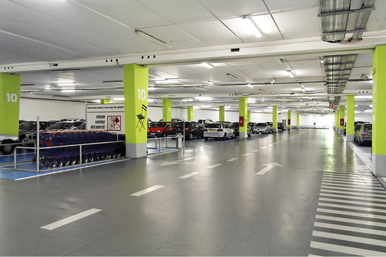 Parlak Hızlı Kurutma Polyurethane Yer Boyası 1mm Sertlik Su Üslü